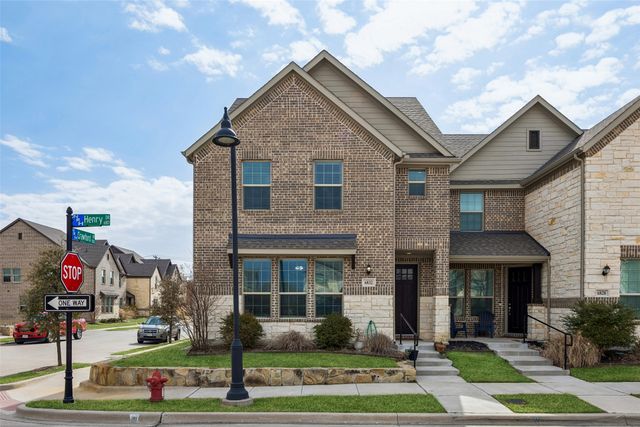 6832 Henry Drive, North Richland Hills, TX 76180