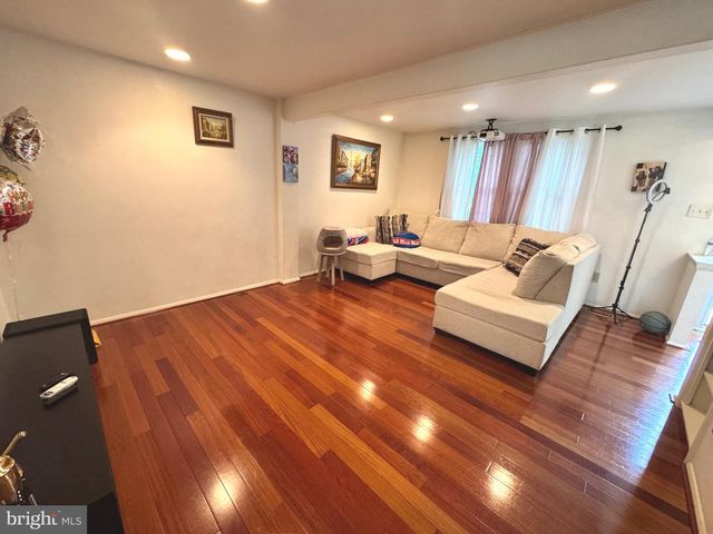 18704 PINTAIL LN, Gaithersburg, MD 20879