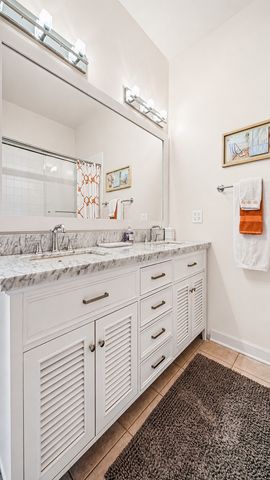 2733 N Lincoln Avenue A, Chicago, IL 60614