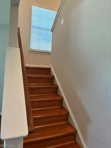 556 Oliver WAY, Newport News, VA 23602