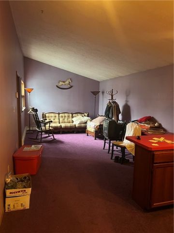 129 S Buhl Farm Dr, Hermitage, PA 16148