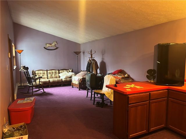 129 S Buhl Farm Dr, Hermitage, PA 16148