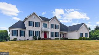 10 CLARIDGE LN, Flemington, NJ 08822