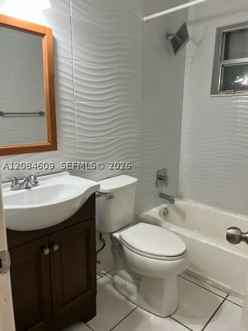 103 SE 5th St b, Dania Beach, FL 33004