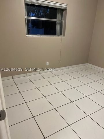 103 SE 5th St b, Dania Beach, FL 33004