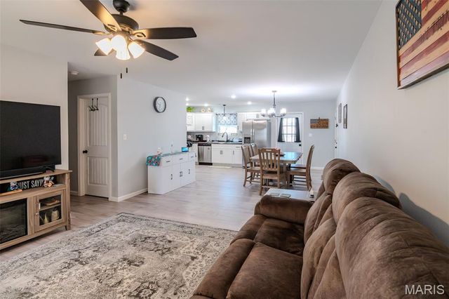 111 N White Oak Street, Desloge, MO 63601