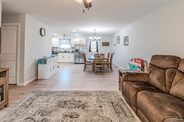 111 N White Oak Street, Desloge, MO 63601