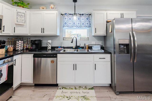 111 N White Oak Street, Desloge, MO 63601