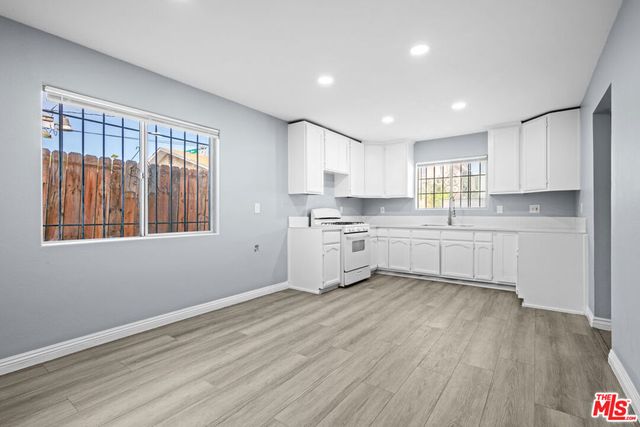347 W 67th Street, Los Angeles, CA 90003