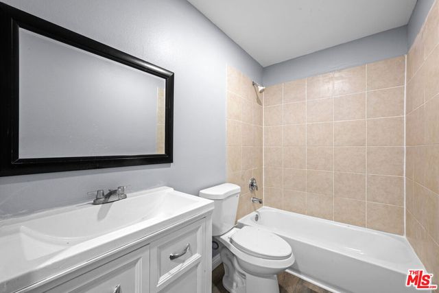 347 W 67th Street, Los Angeles, CA 90003