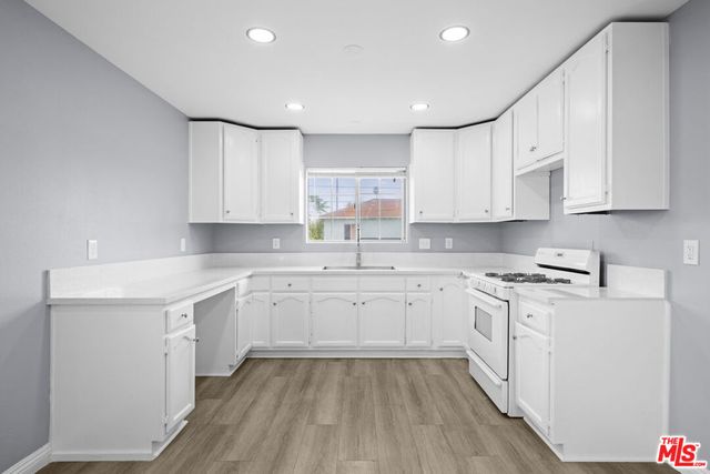 347 W 67th Street, Los Angeles, CA 90003