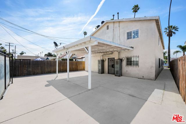 347 W 67th Street, Los Angeles, CA 90003