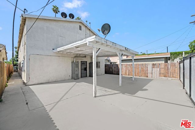 347 W 67th Street, Los Angeles, CA 90003