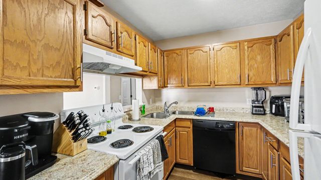 228 Blackhawk Circle, Versailles, KY 40383