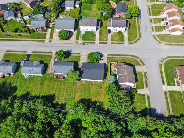 228 Blackhawk Circle, Versailles, KY 40383
