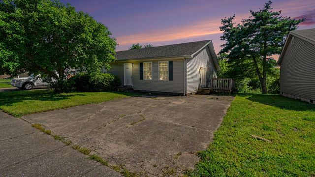 228 Blackhawk Circle, Versailles, KY 40383