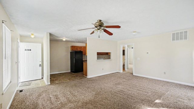 228 Blackhawk Circle, Versailles, KY 40383