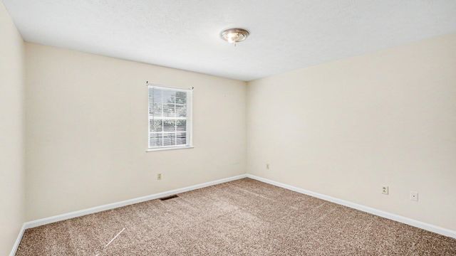 228 Blackhawk Circle, Versailles, KY 40383