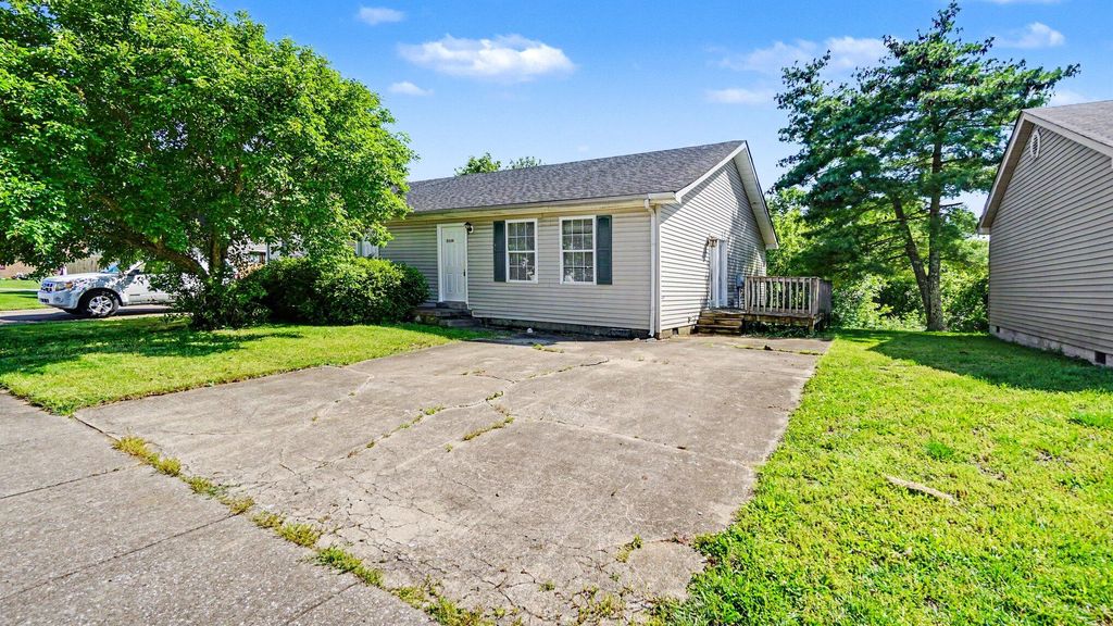 228 Blackhawk Circle, Versailles, KY 40383