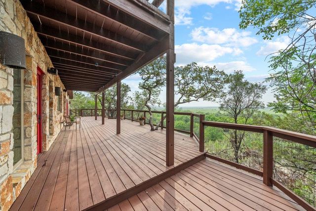212 Comanche CP, Kyle, TX 78640