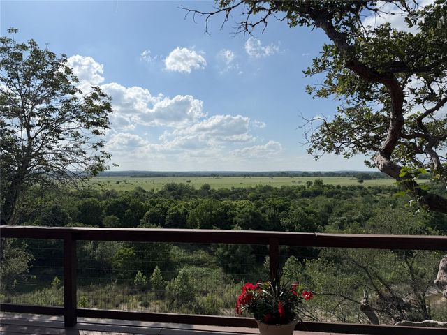 212 Comanche CP, Kyle, TX 78640
