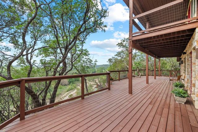 212 Comanche CP, Kyle, TX 78640