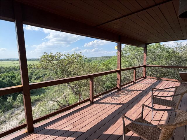212 Comanche CP, Kyle, TX 78640