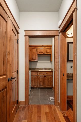 8926 E Courtview Ln, Spokane, WA 99217