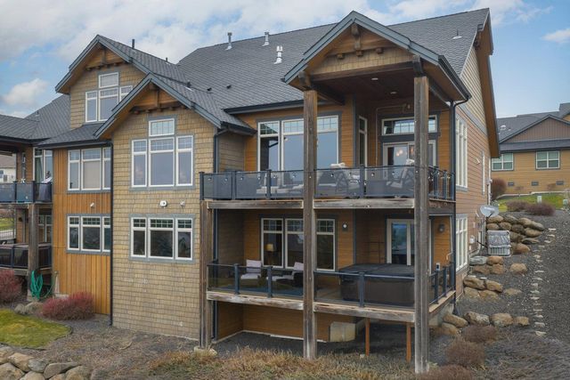 8926 E Courtview Ln, Spokane, WA 99217