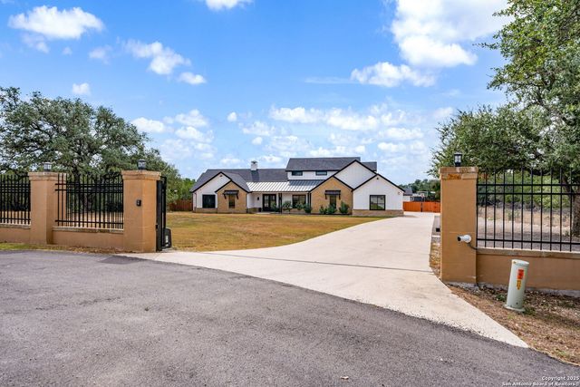 1115 Meadowstone, Spring Branch, TX 78070