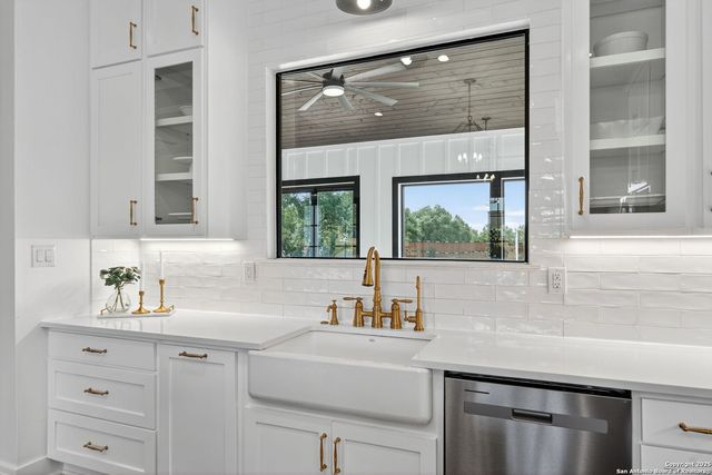 1115 Meadowstone, Spring Branch, TX 78070