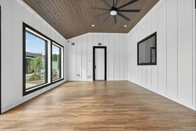 1115 Meadowstone, Spring Branch, TX 78070