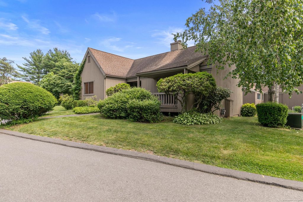 186 Apache Lane A, Stratford, CT 06614
