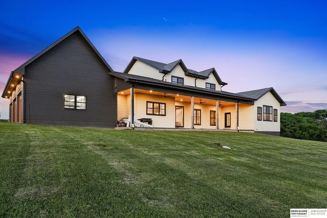 12262 Dumfries Avenue, Council Bluffs, IA 51503