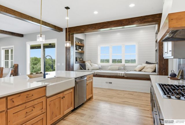 12262 Dumfries Avenue, Council Bluffs, IA 51503