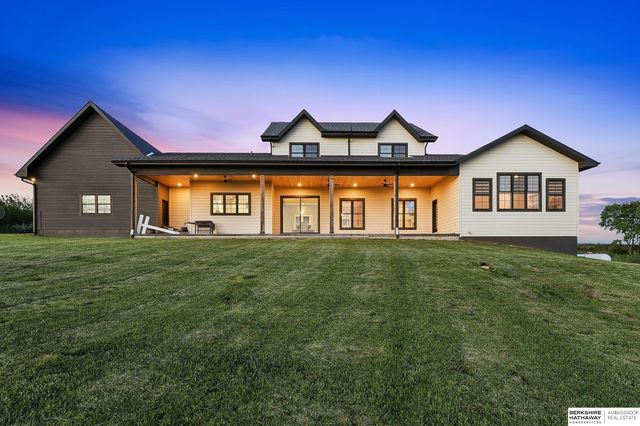 12262 Dumfries Avenue, Council Bluffs, IA 51503