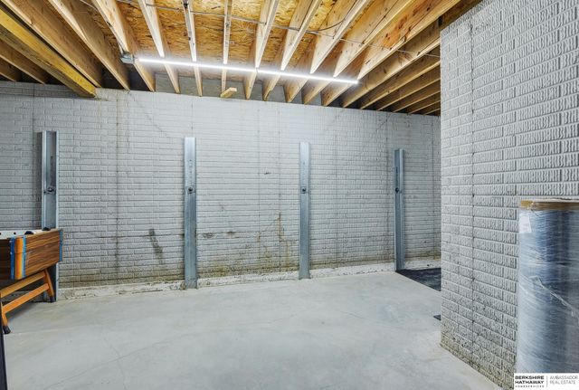 12262 Dumfries Avenue, Council Bluffs, IA 51503