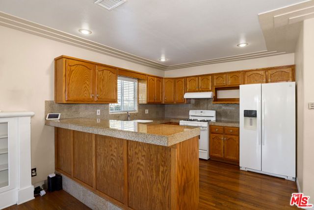 2806 Potomac Avenue, Los Angeles, CA 90016