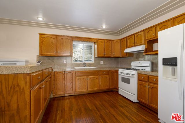 2806 Potomac Avenue, Los Angeles, CA 90016