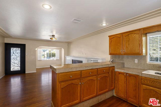 2806 Potomac Avenue, Los Angeles, CA 90016