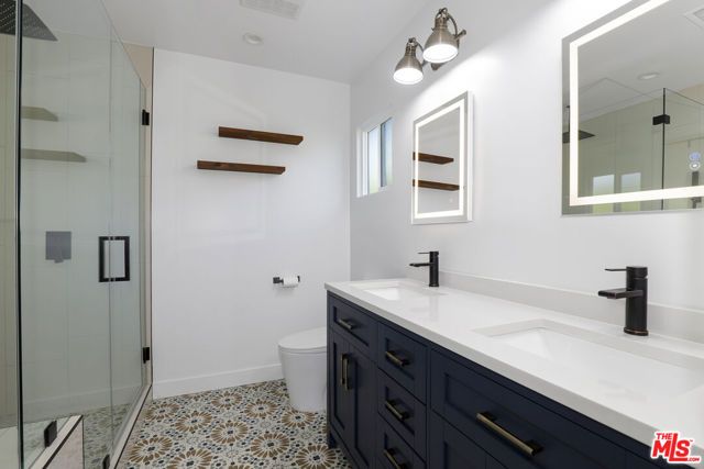 2806 Potomac Avenue, Los Angeles, CA 90016