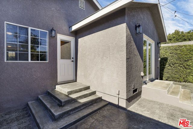 2806 Potomac Avenue, Los Angeles, CA 90016