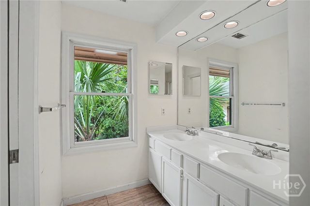 8 Franklin Creek Road N, Savannah, GA 31411
