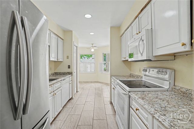 8 Franklin Creek Road N, Savannah, GA 31411