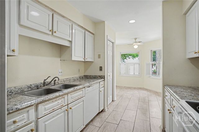8 Franklin Creek Road N, Savannah, GA 31411