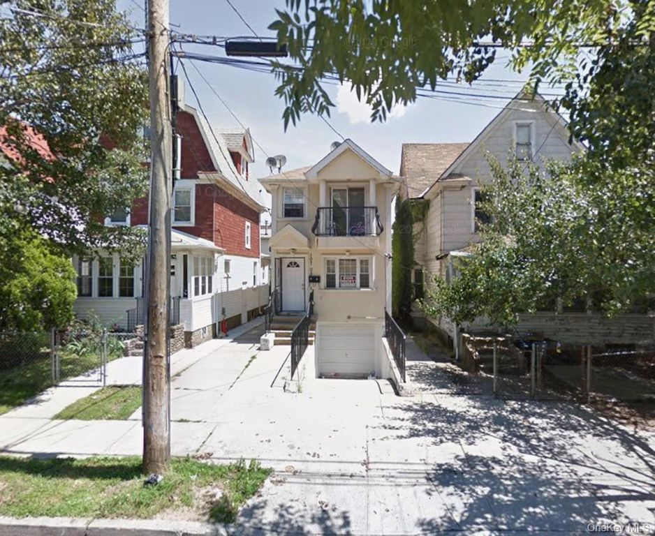 107-05 Pinegrove Street 1st flr, Jamaica, NY 11435