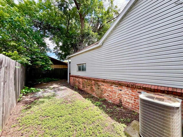 2211 BRIDWELL STREET, Wichita Falls, TX 76302