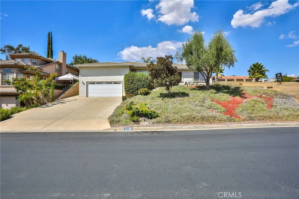 22700 Blue Teal, Canyon Lake, CA 92587 — photo 2