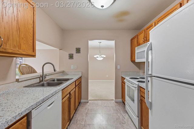 43427 Claremont Drive E, Clinton Charter Township, MI 48038