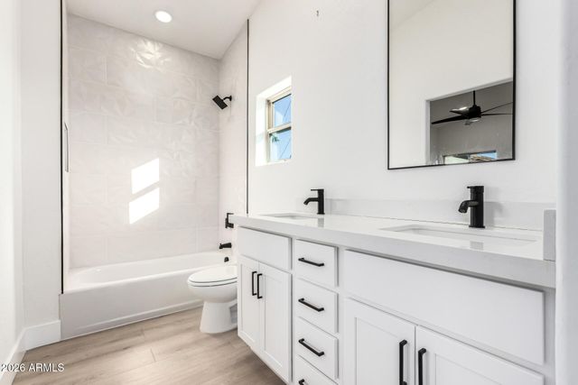3034 N 39TH Street 12, Phoenix, AZ 85018